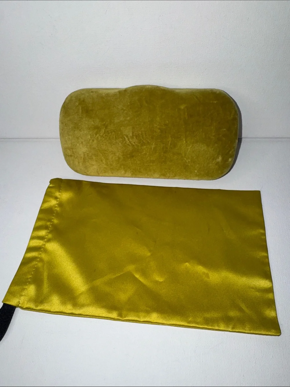 Gucci Sunglasses Case & Drawstring Pouch - Chartreuse Yellow Velvet Clamshell